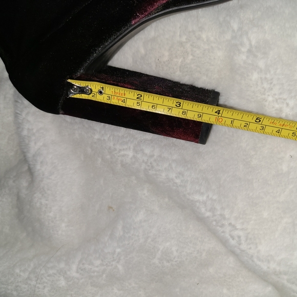 Madden Girl Size 7 Black Velvet Floral Sock Boots - Picture 4 of 14